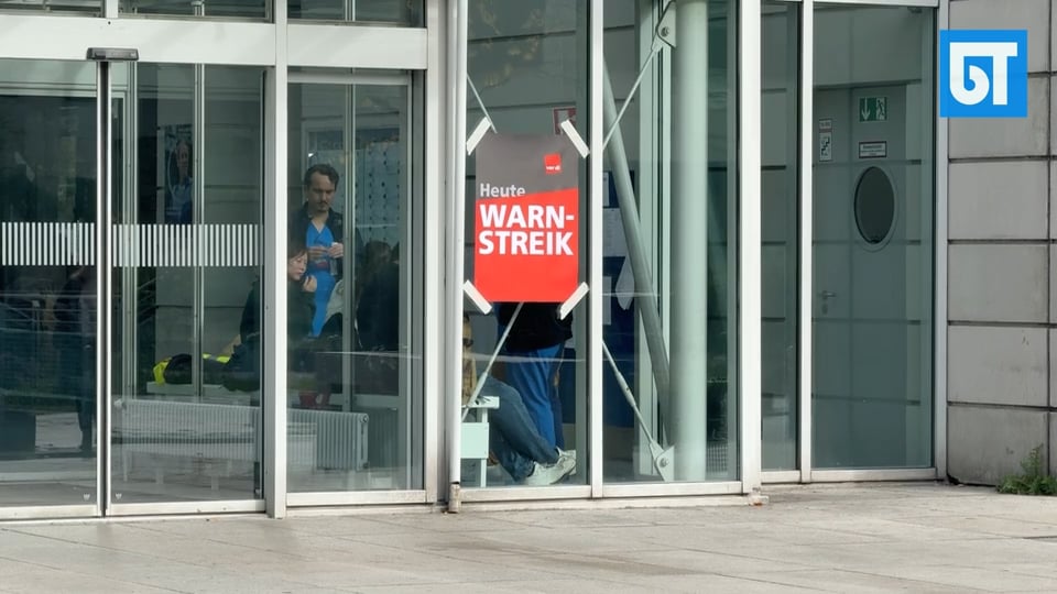 Streik in Berlin: Charité-Beschäftigte fordern bessere Arbeitsbedingungen